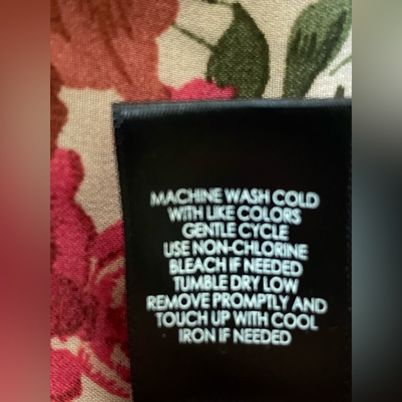 NWOT Torrid Shiffon Smocked Mock Neck Floral Pink Sheer Blouse  Size 4 - Picture 10 of 13